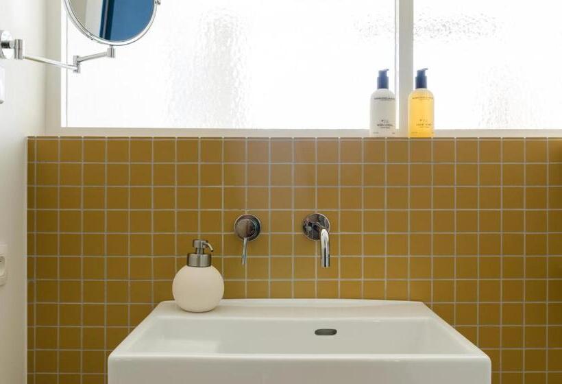 带大床的豪华间, Entrenous B&b Ghent