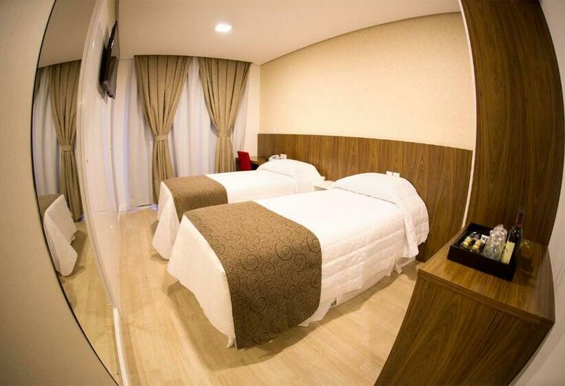 Номер Superior, Holiday & Business Hotel   Em Frente Ao Centro De Eventos E Arena Conda