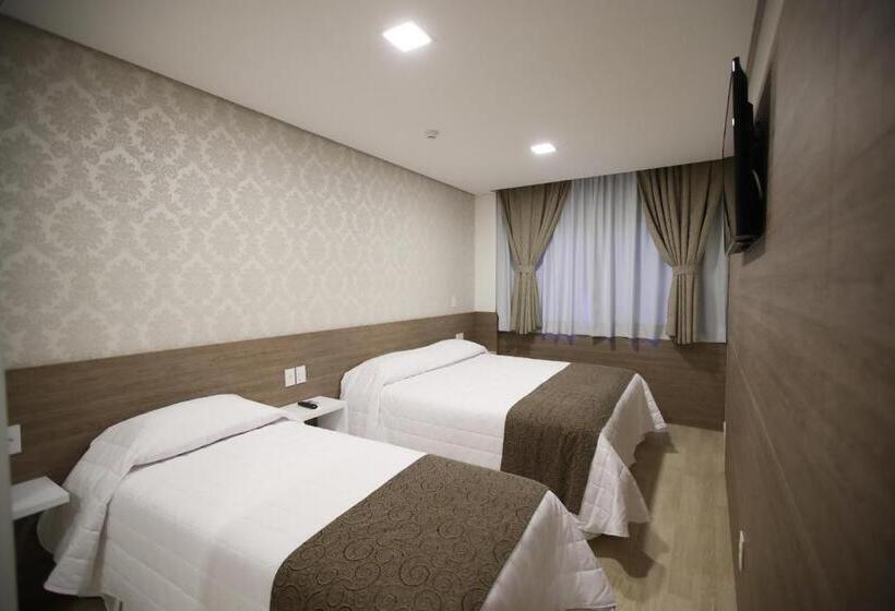 Номер Стандарт Трехместный, Holiday & Business Hotel Em Frente Ao Centro De Eventos E Arena Conda