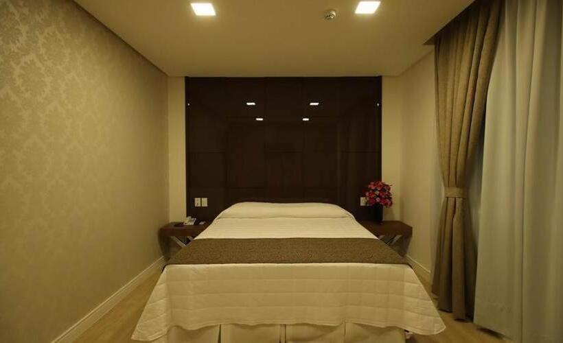 סוויטה דלוקס, Holiday & Business Hotel Em Frente Ao Centro De Eventos E Arena Conda