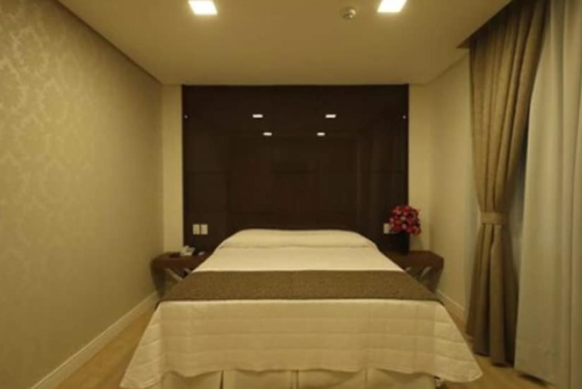 חדר סופריור לשלושה, Holiday & Business Hotel Em Frente Ao Centro De Eventos E Arena Conda