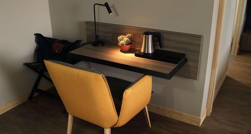 חדר משפחתי, Best Western La Porte Des Chateaux