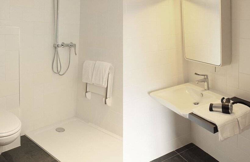 חדר משפחתי, Best Western La Porte Des Chateaux