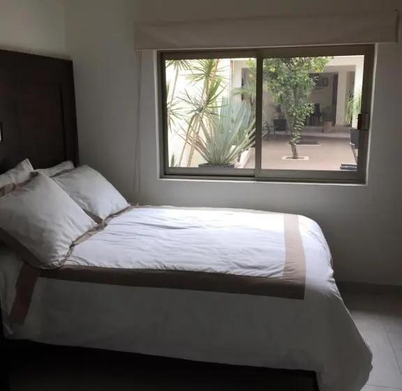 スタンダード４人部屋, Yaocalli