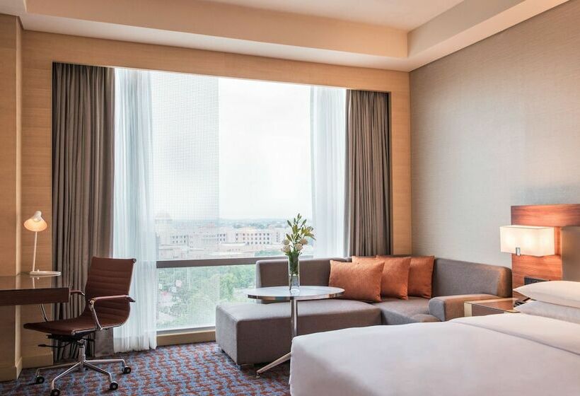 스탠다드 룸 더블 침대, Hyatt Regency Lucknow Gomti Nagar