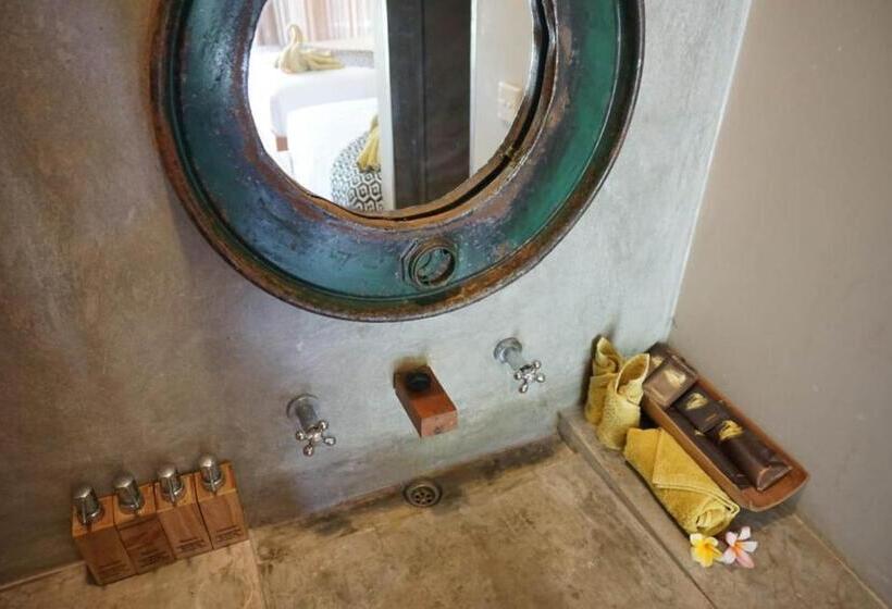 标准间带阳台, Locomotive Hotel And Spa By Eps