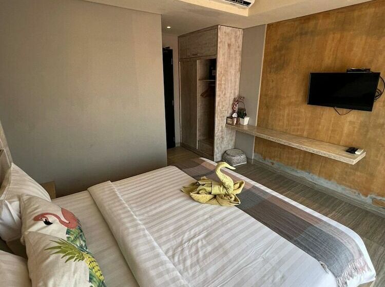 带阳台的豪华间, Locomotive Hotel And Spa By Eps