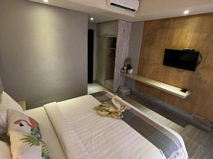 带阳台的豪华间, Locomotive Hotel And Spa By Eps