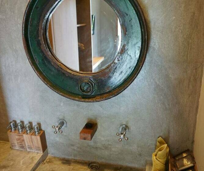 带阳台的豪华间, Locomotive Hotel And Spa By Eps