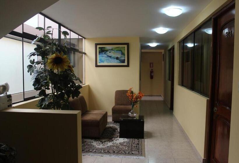 اتاق استاندارد سه نفره, Retamas