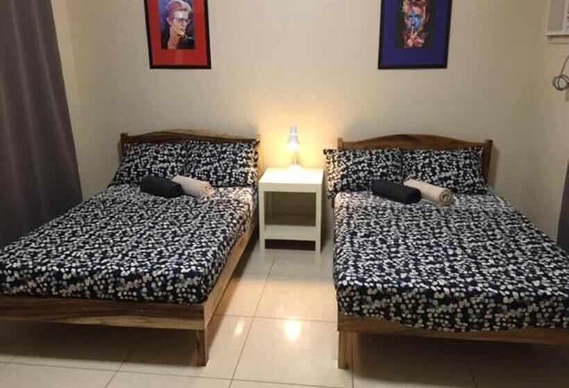 חדר סטנדרטי לארבעה עם חדר אמבטיה משותף, Stardust Beach