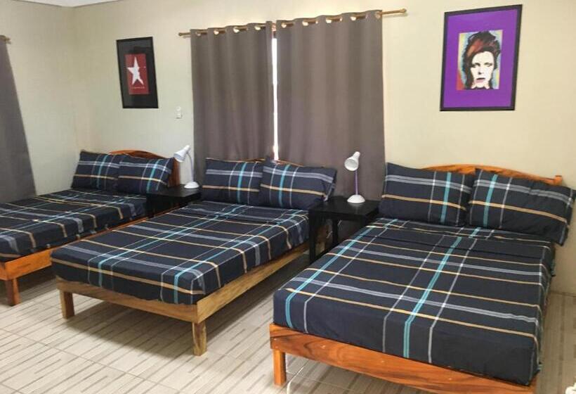 חדר משפחתי נוף לגינה, Stardust Beach