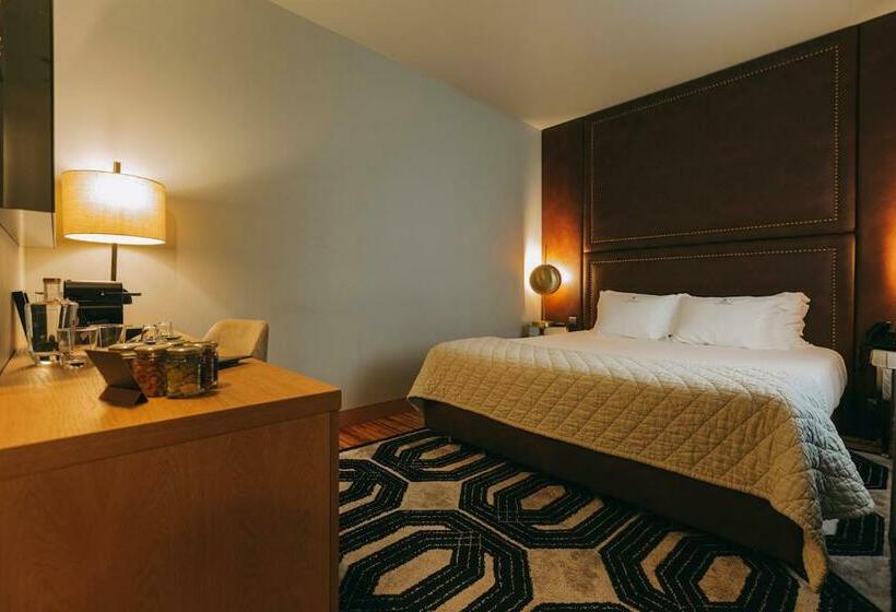 Quarto clássico, Torel Avantgarde