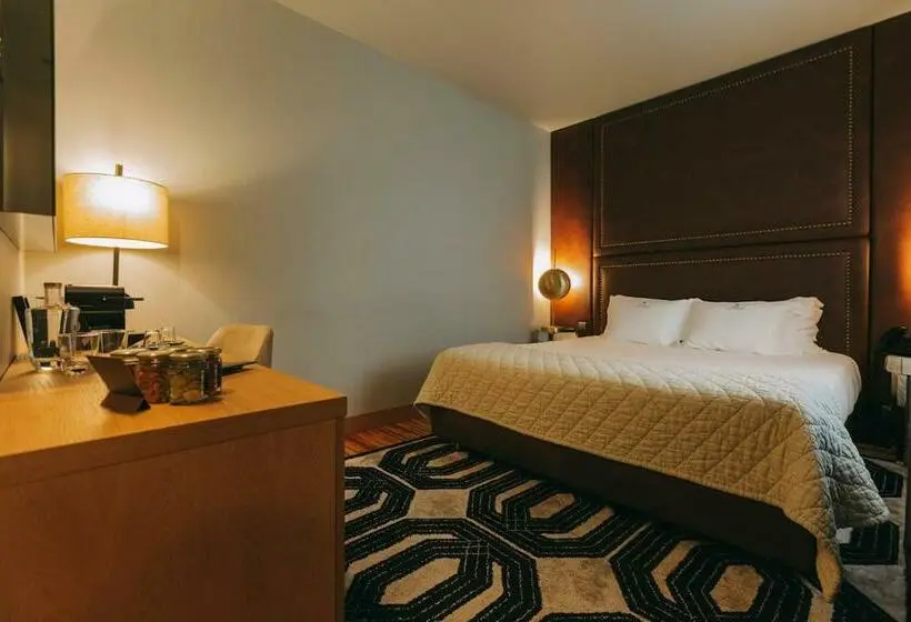 Quarto clássico, Torel Avantgarde