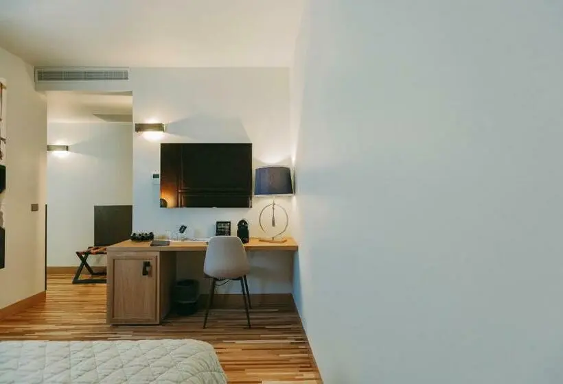 Quarto clássico, Torel Avantgarde