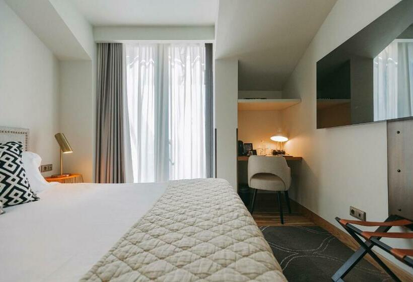 Quarto clássico, Torel Avantgarde