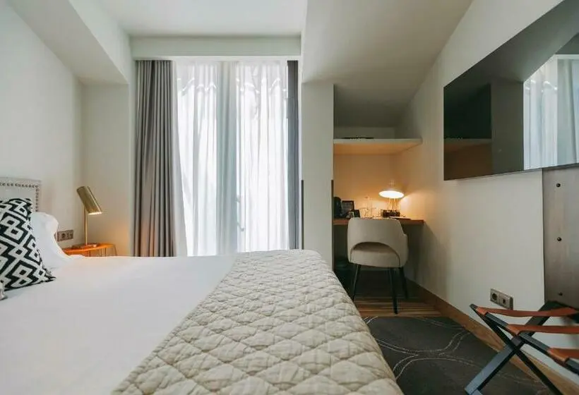 Quarto clássico, Torel Avantgarde