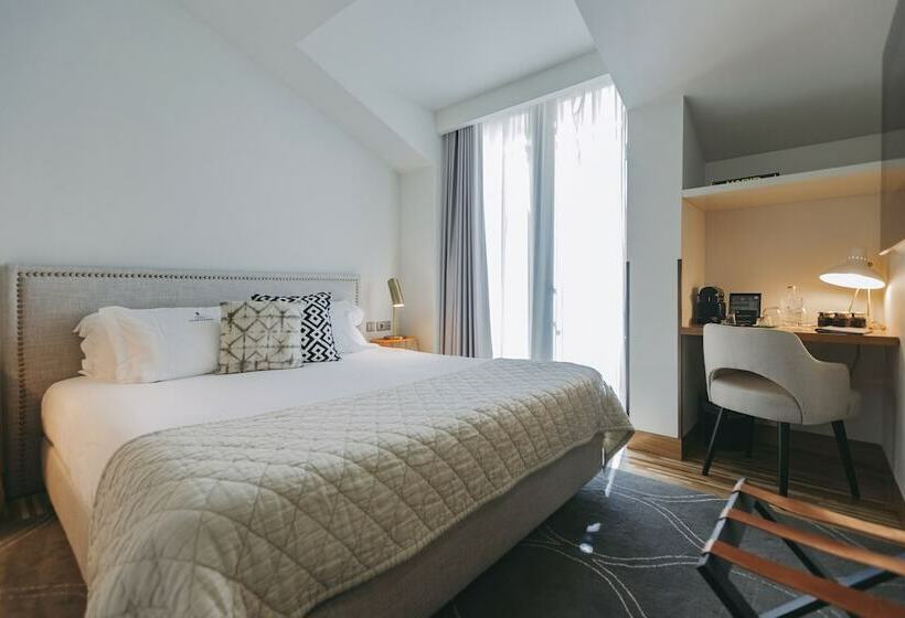 Quarto clássico, Torel Avantgarde