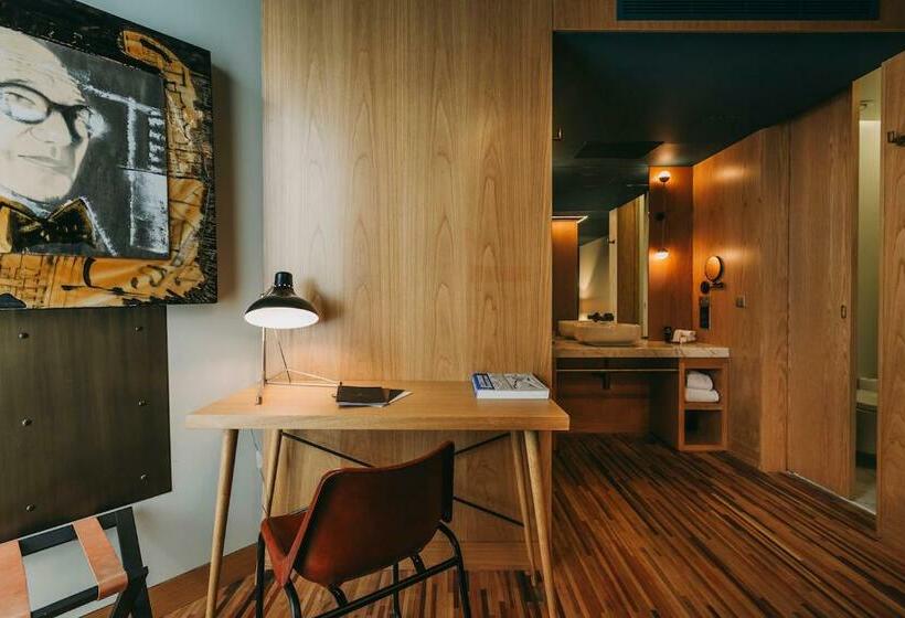 Quarto executivo, Torel Avantgarde