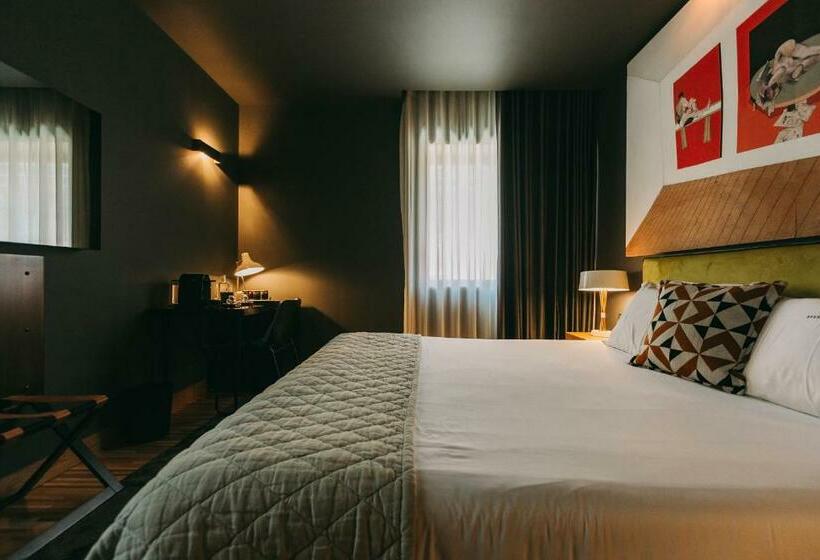 Quarto executivo, Torel Avantgarde