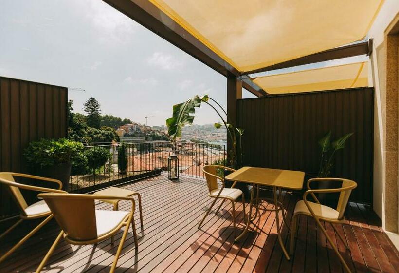 Quarto executivo, Torel Avantgarde