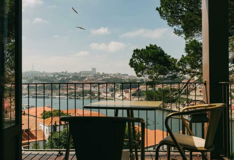 Quarto executivo, Torel Avantgarde