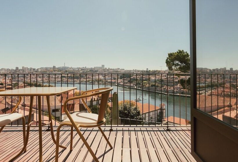 Quarto executivo, Torel Avantgarde