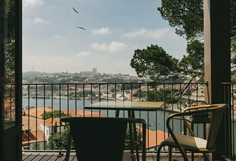 Quarto executivo, Torel Avantgarde