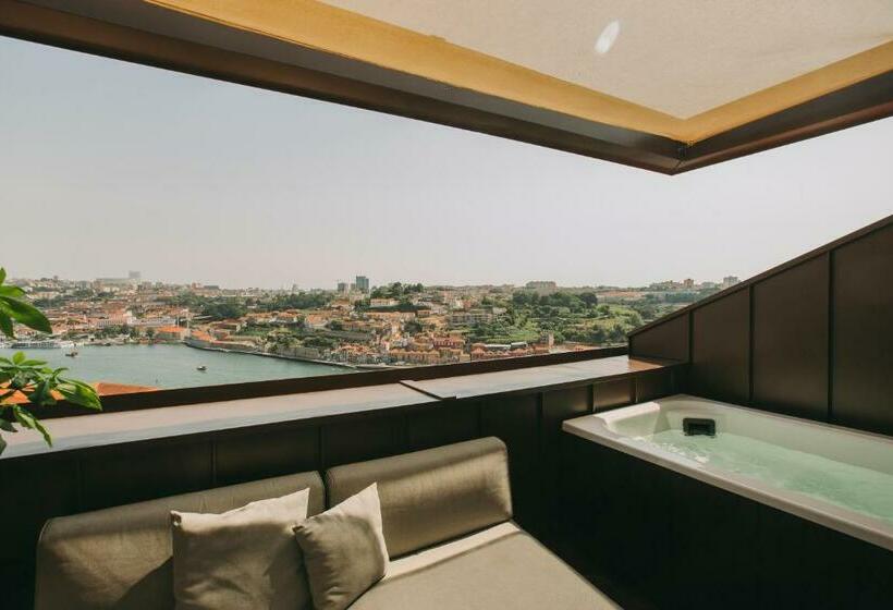 Suite Real, Torel Avantgarde