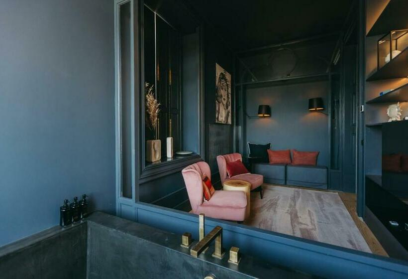 Suite Real, Torel Avantgarde