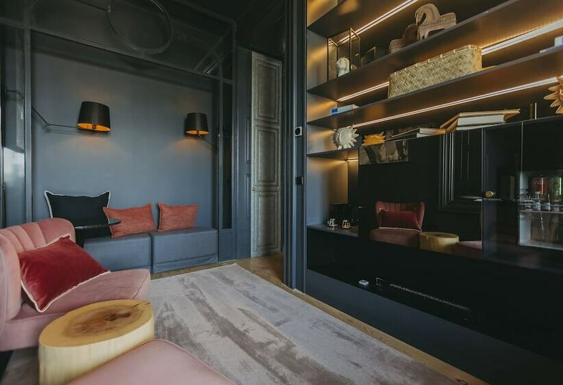 Suite Real, Torel Avantgarde