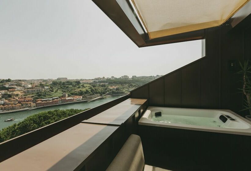 Suite Real, Torel Avantgarde