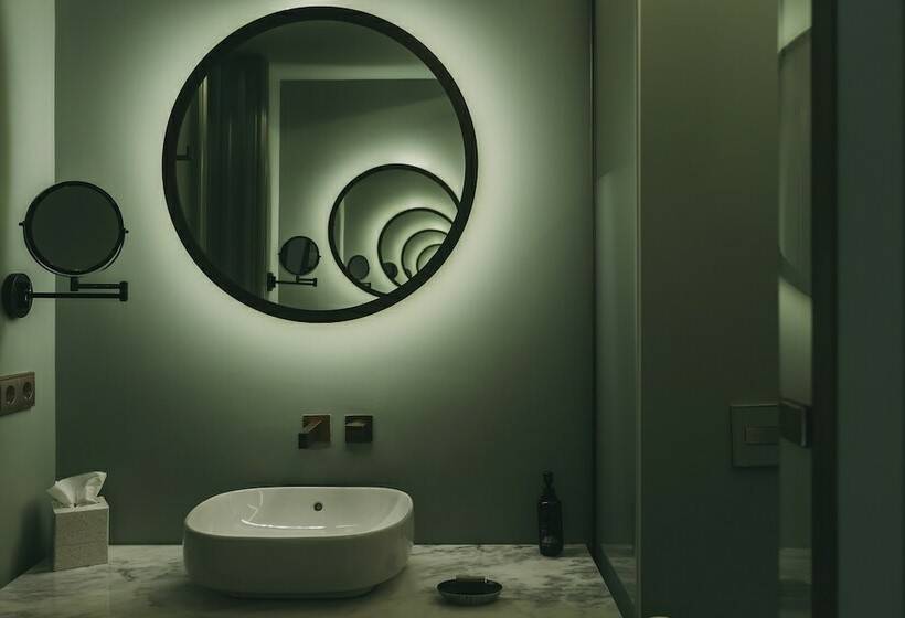 Suite Real, Torel Avantgarde