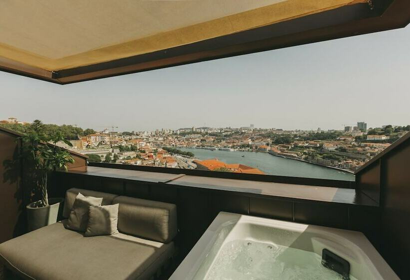 Suite Real, Torel Avantgarde