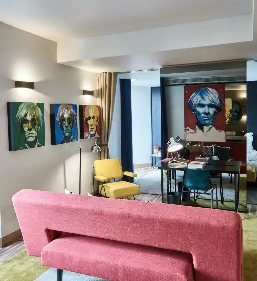 Suite, Torel Avantgarde