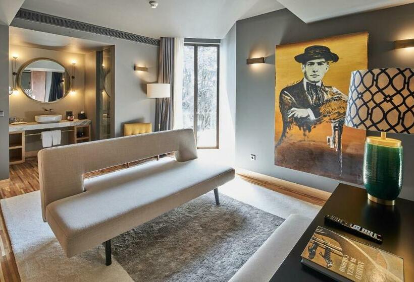 Suite, Torel Avantgarde