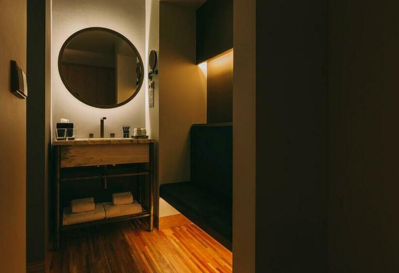 Suite, Torel Avantgarde