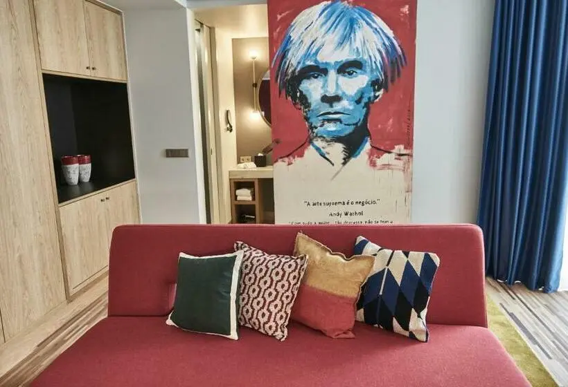 Suite, Torel Avantgarde