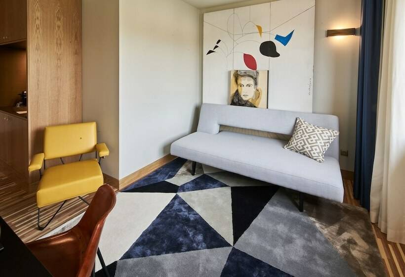 Suite, Torel Avantgarde