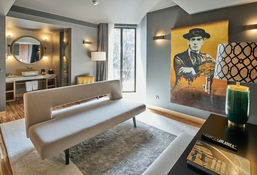 Suite, Torel Avantgarde