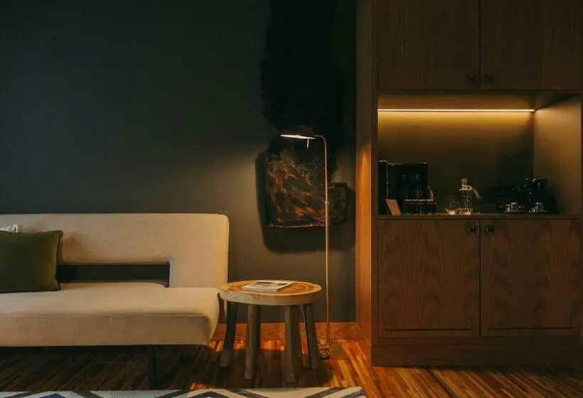 Suite Superior, Torel Avantgarde
