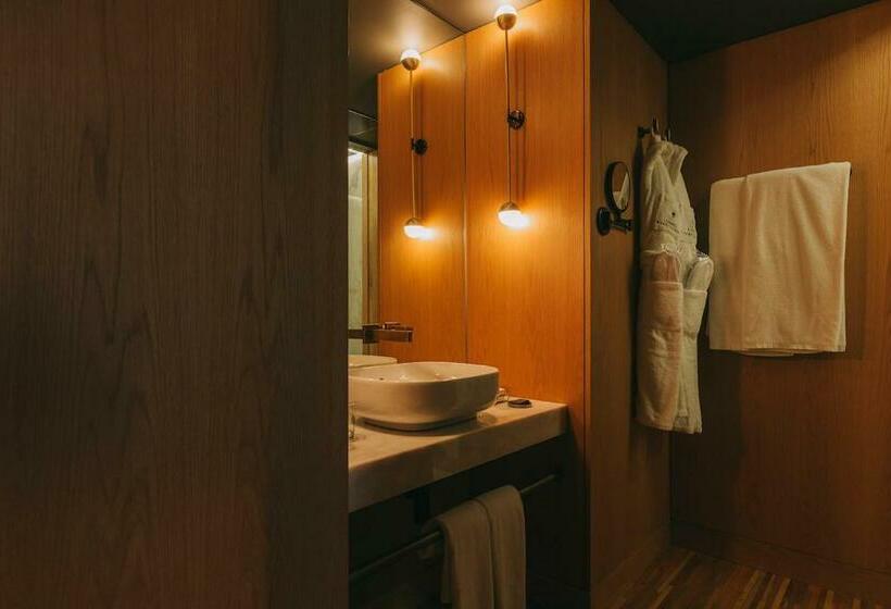 Suite Superior, Torel Avantgarde