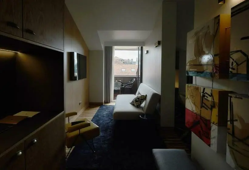 Suite Superior, Torel Avantgarde