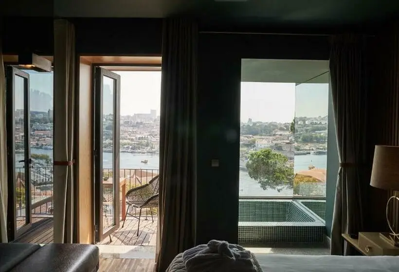 Suite Deluxe, Torel Avantgarde