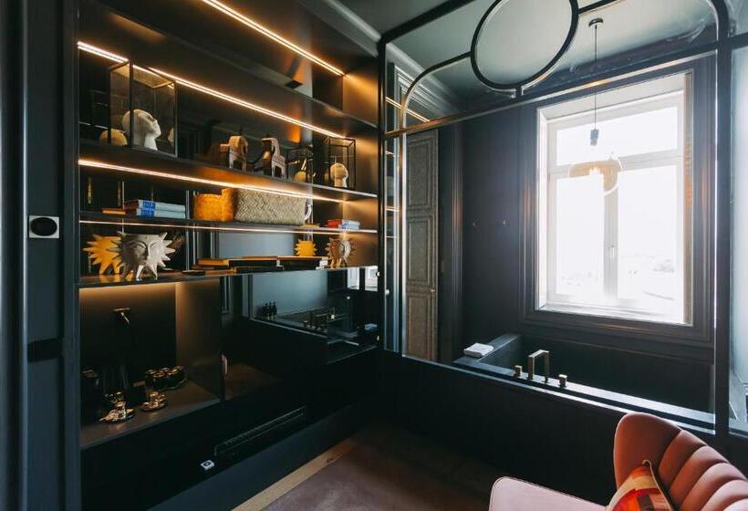 Suite Real, Torel Avantgarde