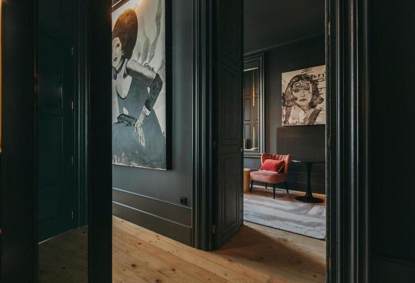 Suite Real, Torel Avantgarde