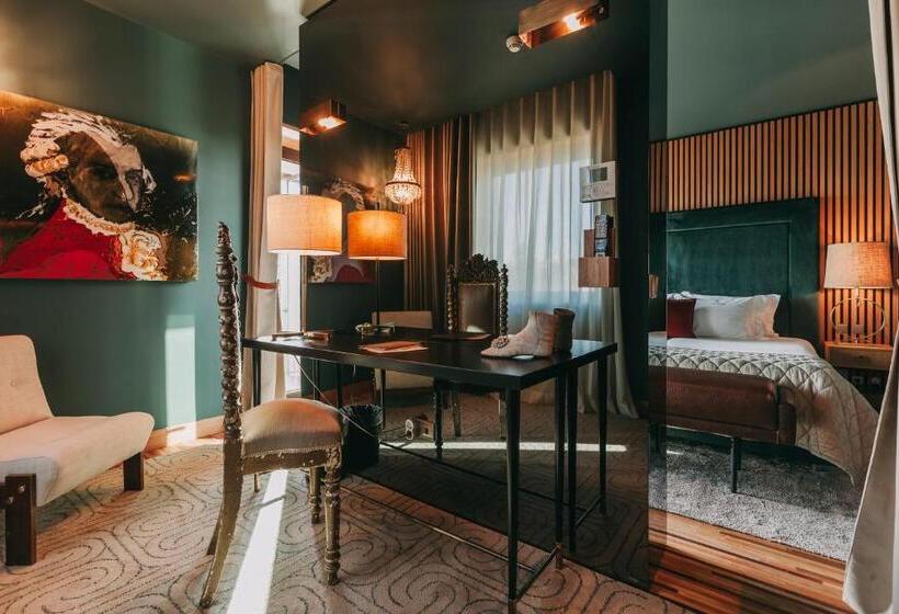 Suite Deluxe, Torel Avantgarde