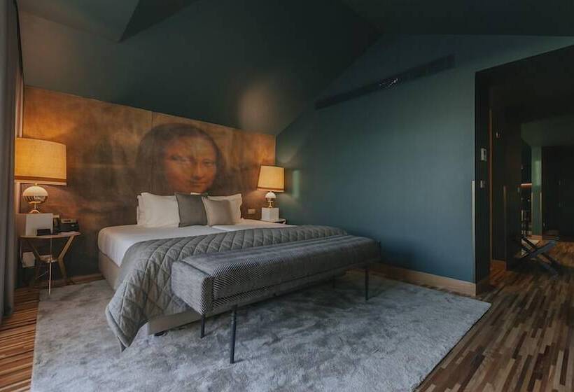 Suite Real, Torel Avantgarde