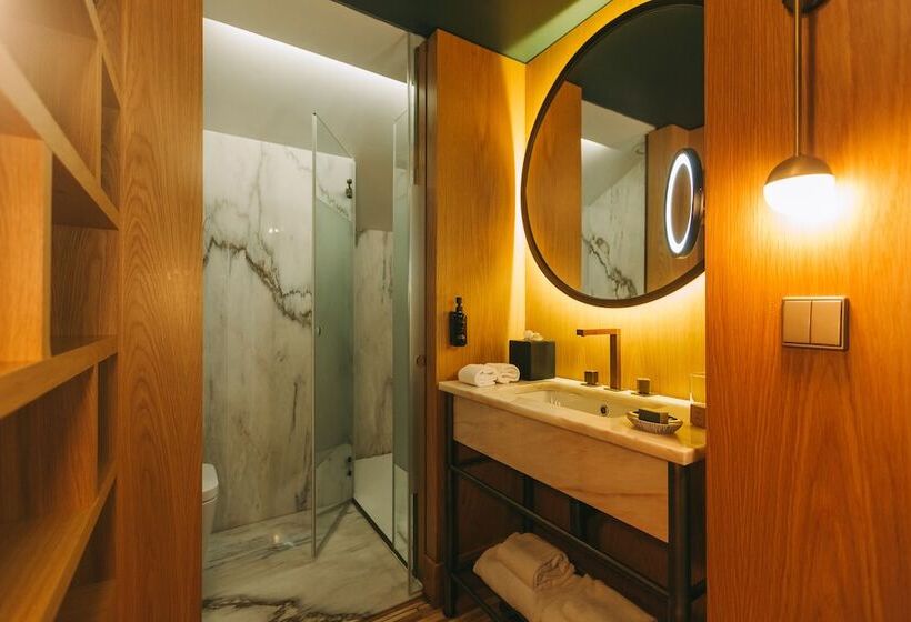 Suite Real, Torel Avantgarde