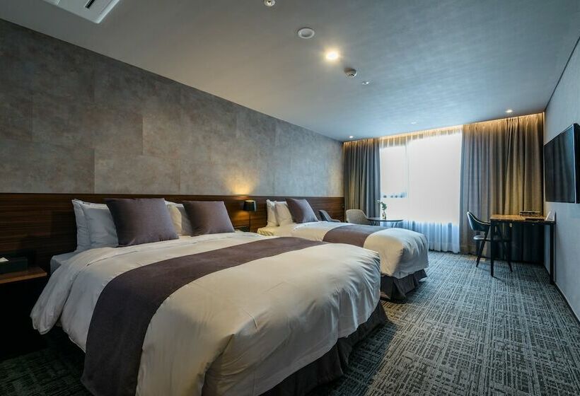 Quarto Premium, With Jeju